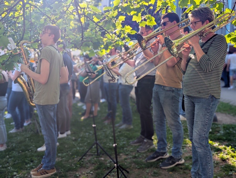 2025-04-31-maibaumstellen003