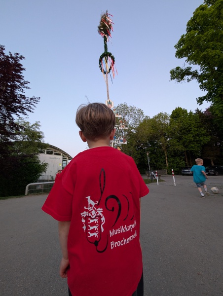 2025-04-31-maibaumstellen017